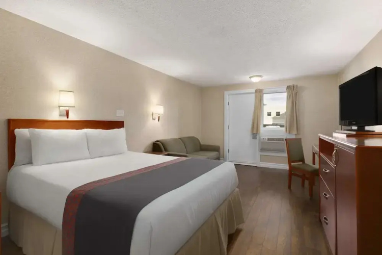Days Inn & Conference Center - Bridgewater