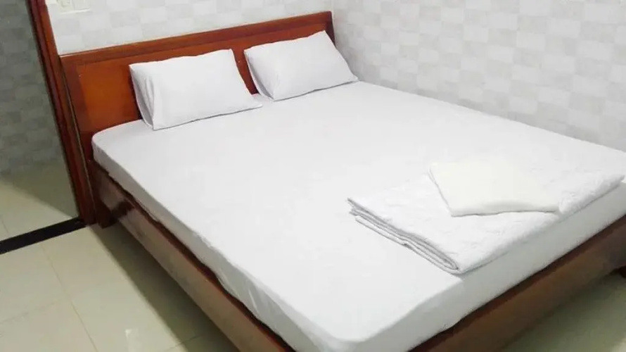 Gold Hotel