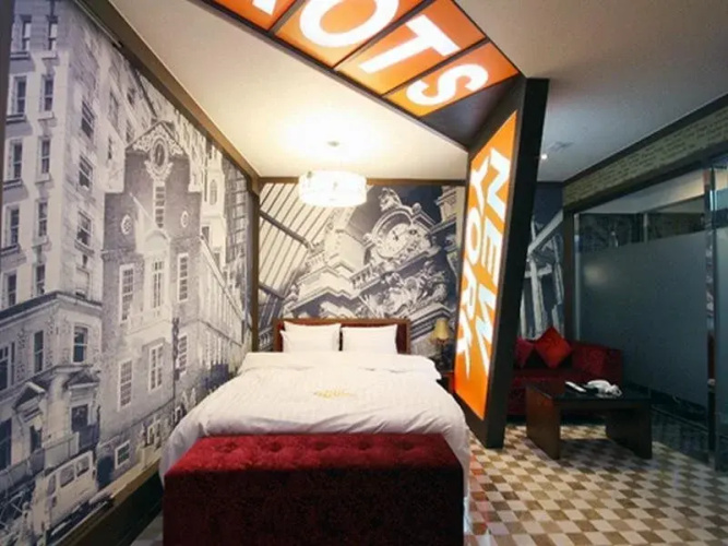 The Holic Hotel