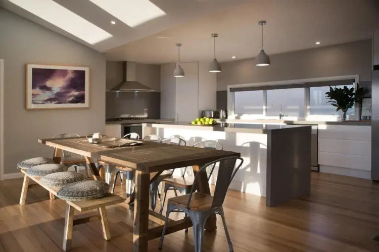 5 Bedrooms Cottage