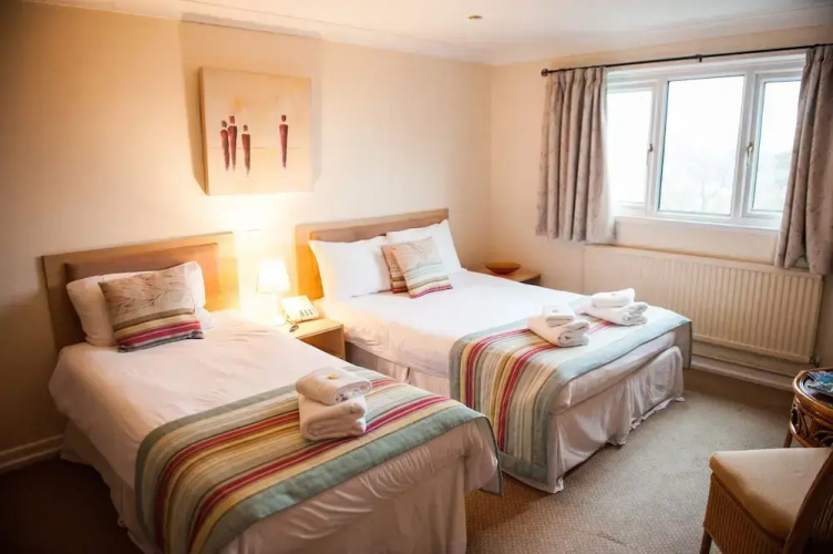 Llanwenarth Hotel & Riverside Restaurant