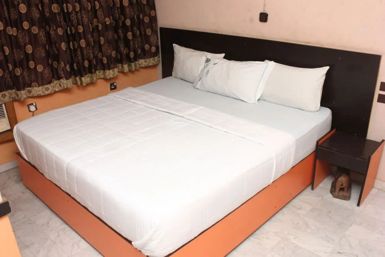 Double One Suites & Lodge