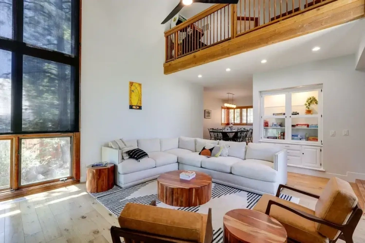4 Bedrooms Cottage with balcony