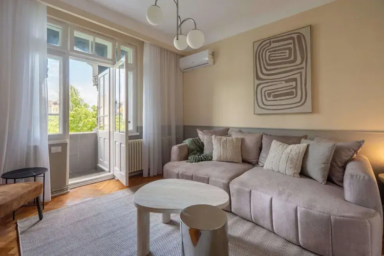 Elegant 3BR Flat Steps From Romanian Athenaeum