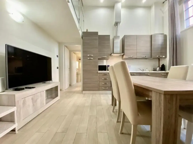 2 Bedrooms Apartment