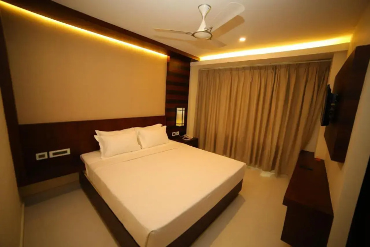 Vavas Inn & Suites