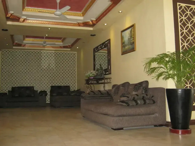 IRIS Hotel