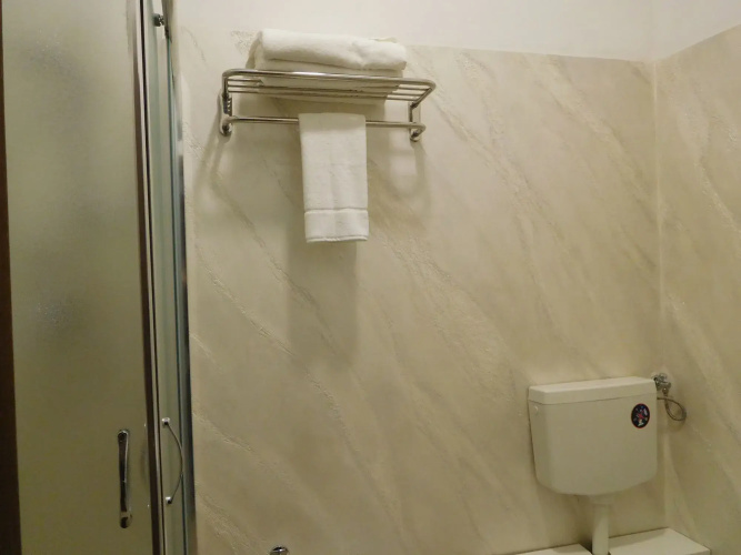 Moonlight Hotel & Suites
