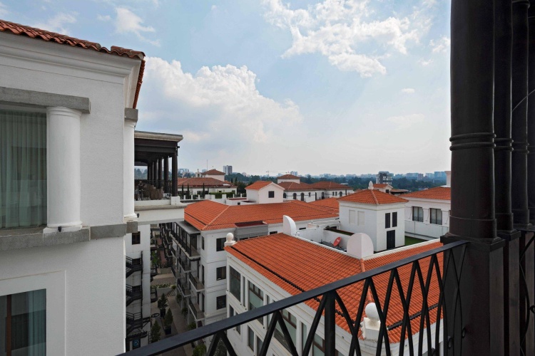 Deluxe Quadruple room with balcony