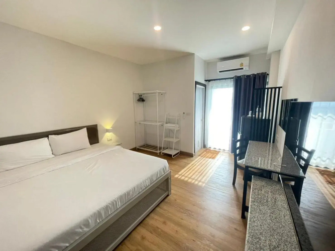 Chonlapruk Lakeside Hotel