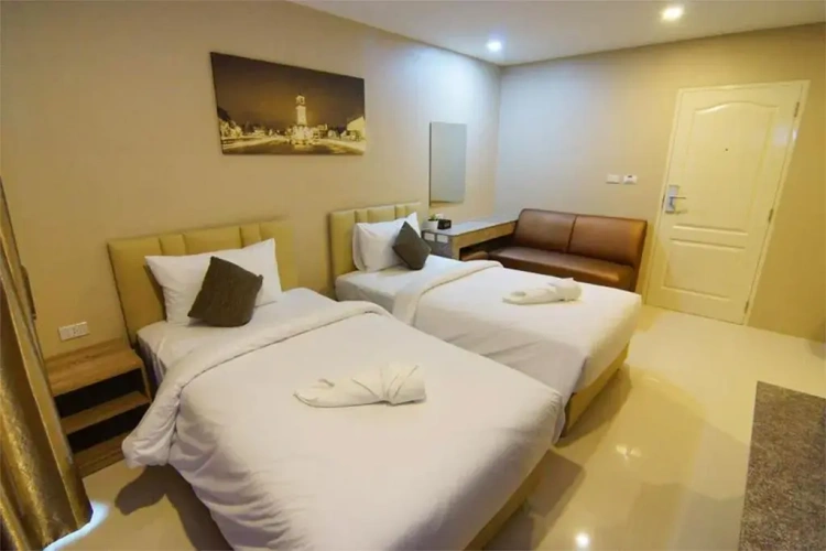 Standard Twin room with balcony