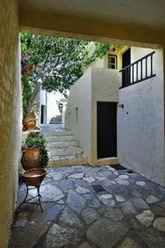 Dedalus Village