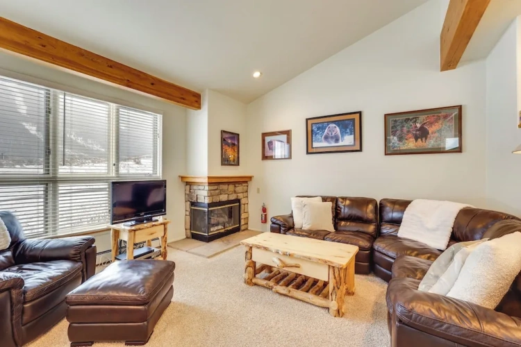 3 Bedrooms Apartment