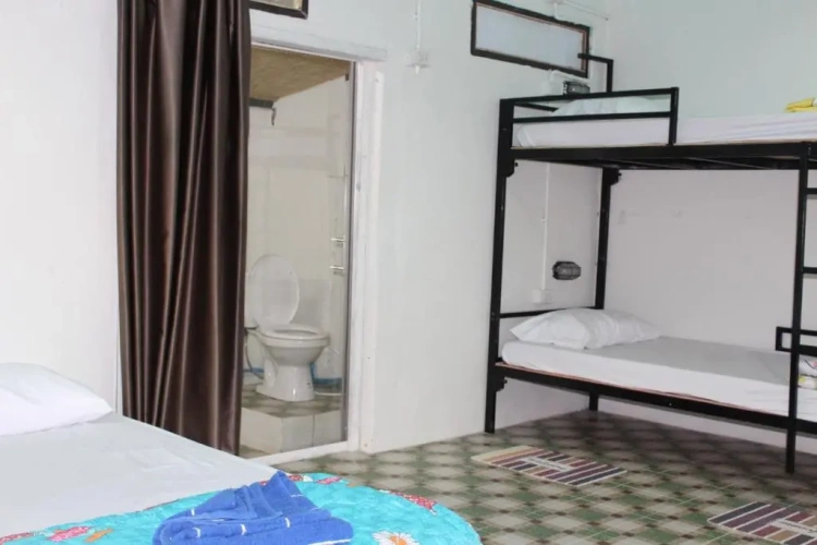Economy Quadruple room