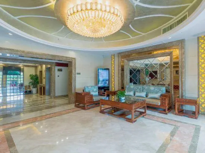Yi Long Hotel