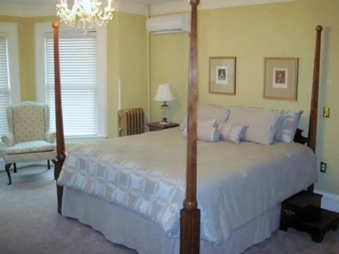 The DeBary Inn