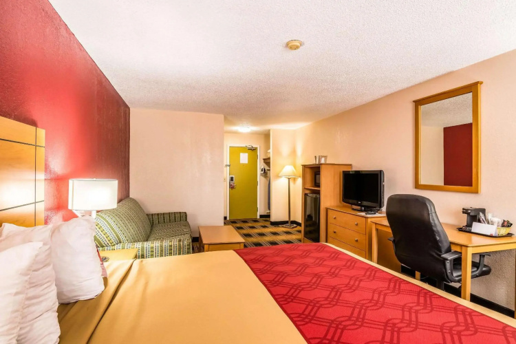 Americinn Topeka
