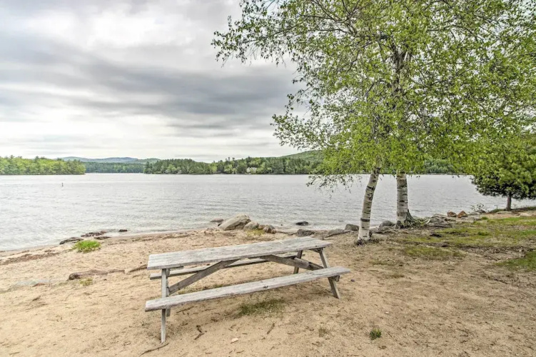 Newfound Lake Studio: Bbq, Fire Pit & Beach Access