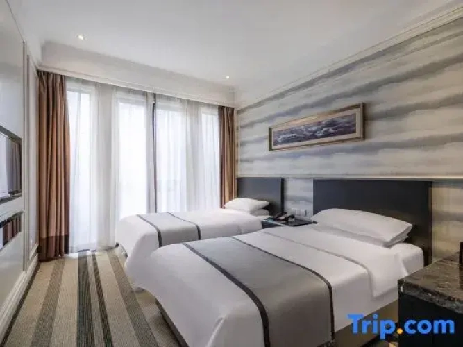 Standard Twin room with garden view
