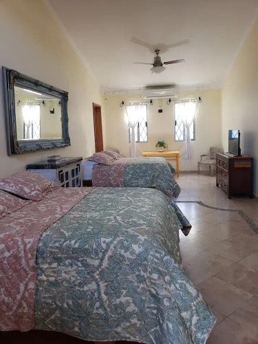 Linda Propiedad de 5 Habitaciones