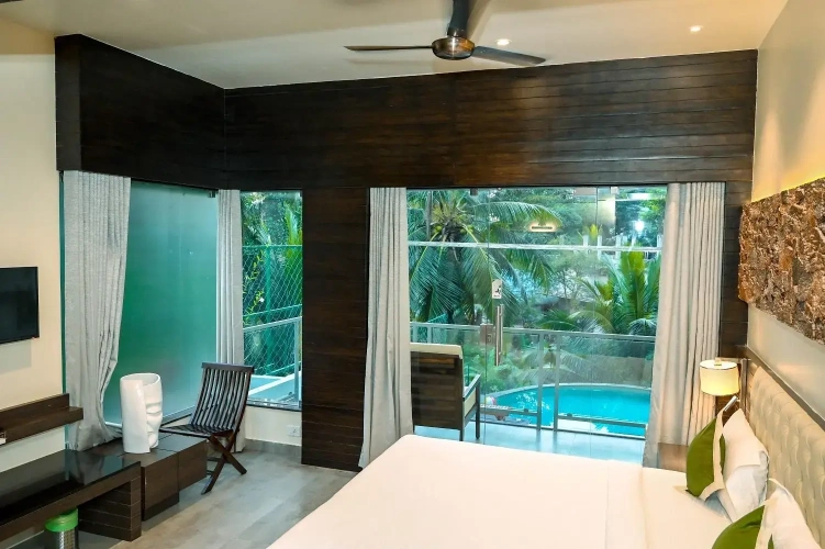 Premium Double Suite with pool view