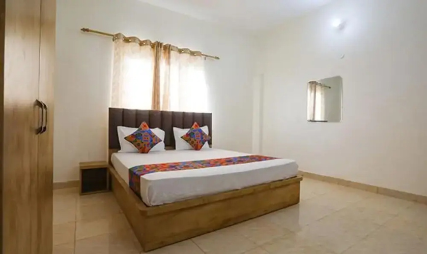 Fabhotel White Retreat Inn