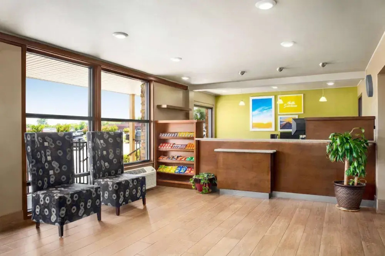 Days Inn Paris