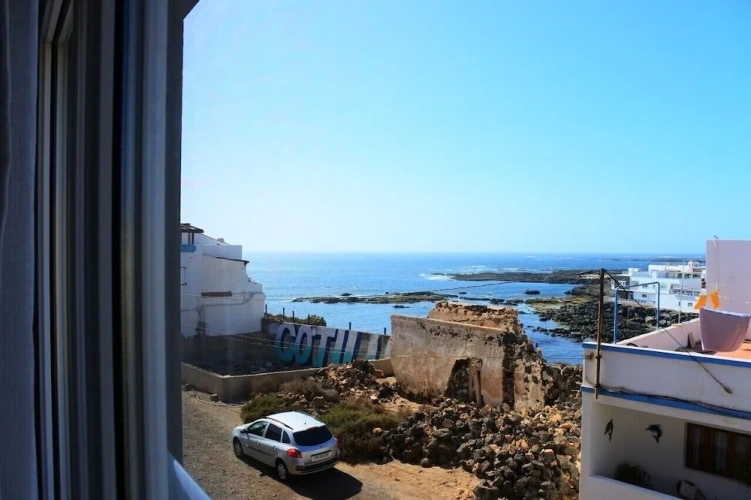 3 Bedrooms Apartment with balcony