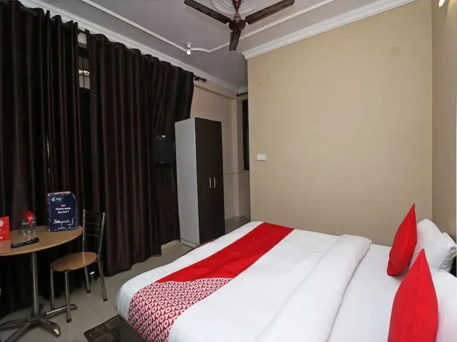 Hotel Reeva By OYO Rooms