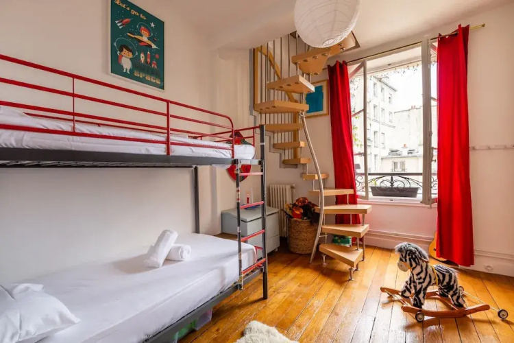 Paris Hideaway in the Theatre District