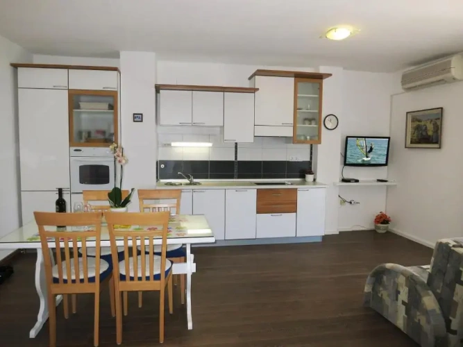 2 Bedrooms Apartment with balcony and with sea view