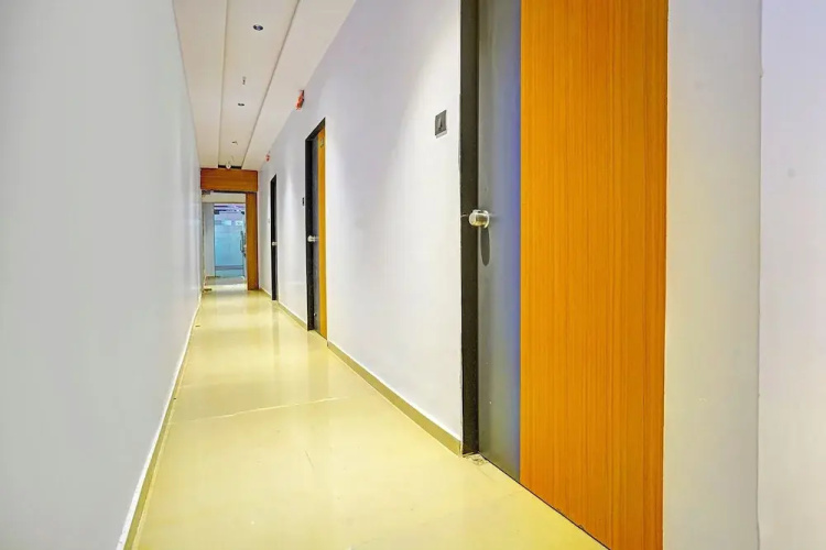 Fabhotel Nidhivan Palace