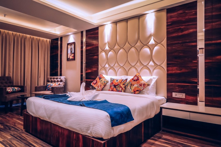 2 Bedrooms Premium Single room with partial ocean view