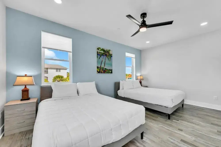 Golden Seashell West