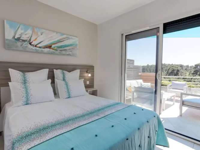 Luxury Villa With Private Pool in Cesseras
