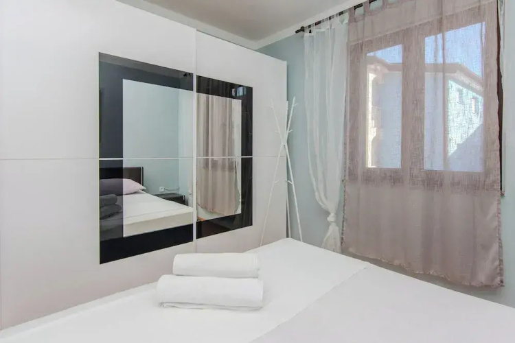 Holiday home Suric