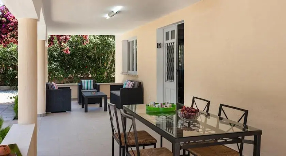 Villa Rosales