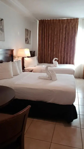 Renovated Ocean view Studio Sleeps 4 , on the beach