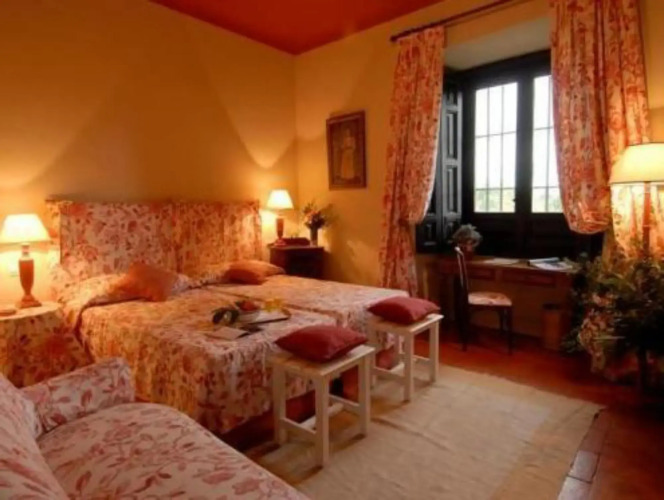 Caserio De LobonesOver view