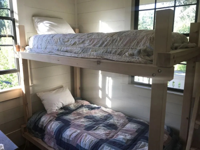 Wolf Creek Inn & Tavern