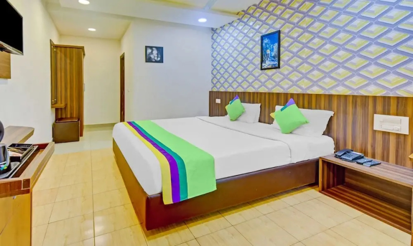 Treebo Igloo Residency Raja Seat
