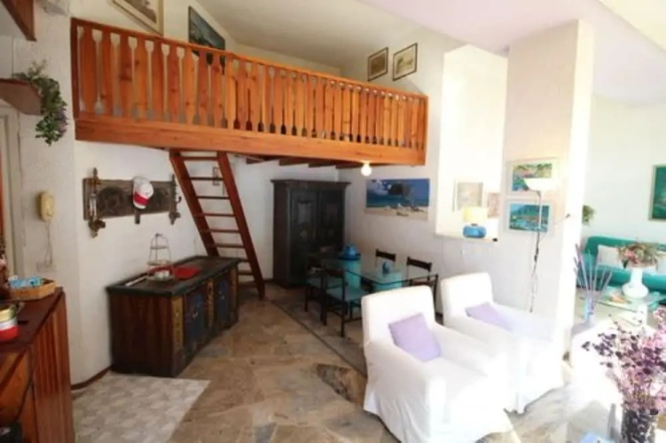 4 Bedrooms Apartment with balcony
