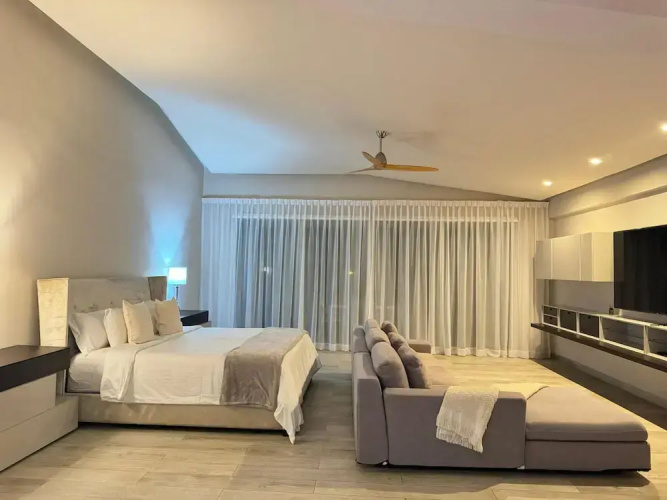 Spacious Villa w Pool Garden Views