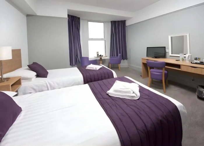 Standard Twin room with sea view