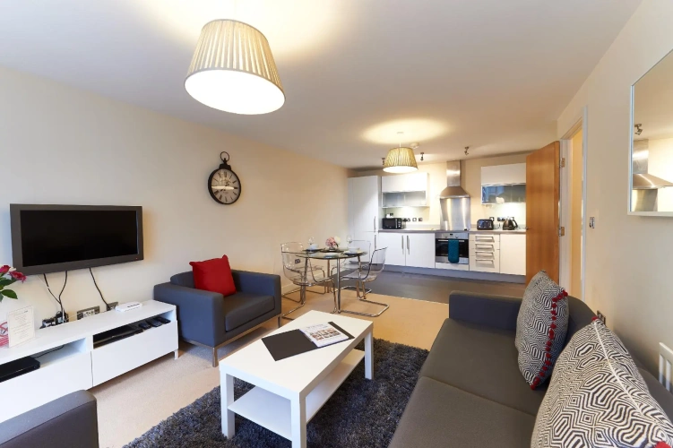 2 Bedrooms Apartment