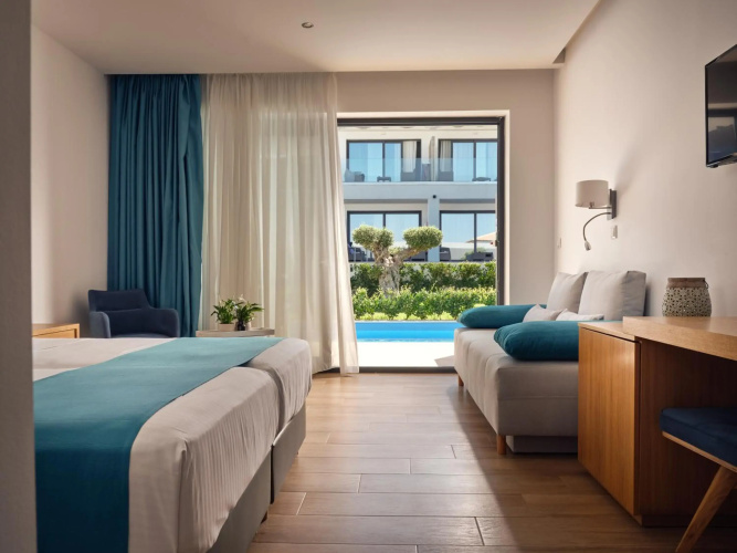 Cavo Orient Beach Hotel