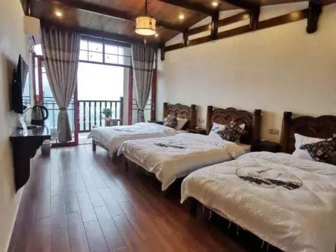 Furong town Linjiang floor inn