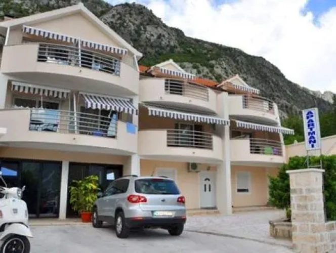 2 Bedrooms Apartment with balcony and with sea view