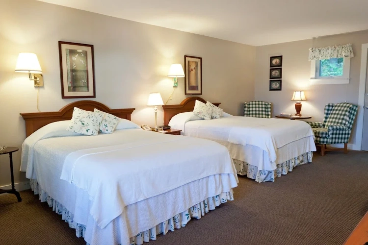 Standard Quadruple room with balcony