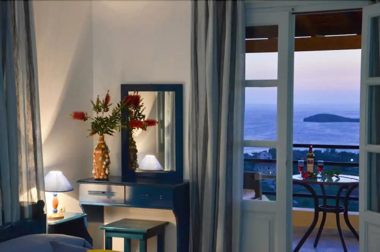 Dina Hotel